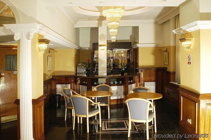 Royal Eagle Hotel London Restaurant photo